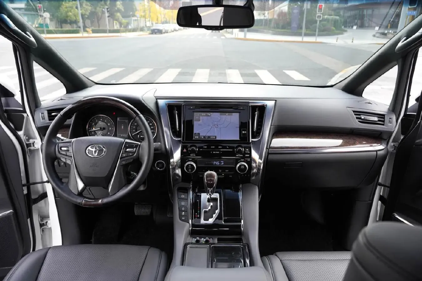 2018 Toyota Alphard 3.5L 301HP V6 8AT,autocango,china used car exporter,china ev exporter,chinese used car exporter,chinese used ev exporter