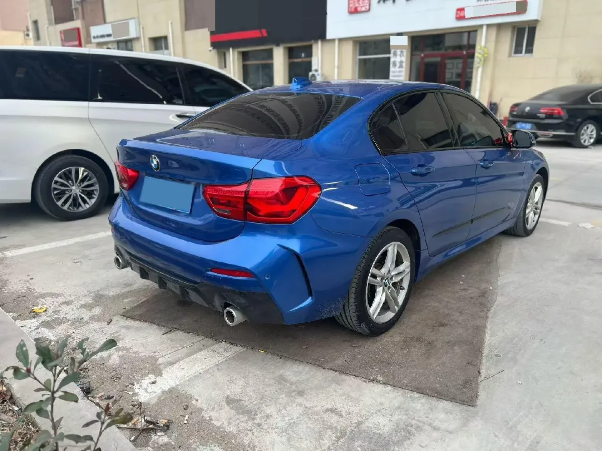 2021 BMW 1 Series 1.5T 140HP L3 7DCT,autocango,china used car exporter,china ev exporter,chinese used car exporter,chinese used ev exporter