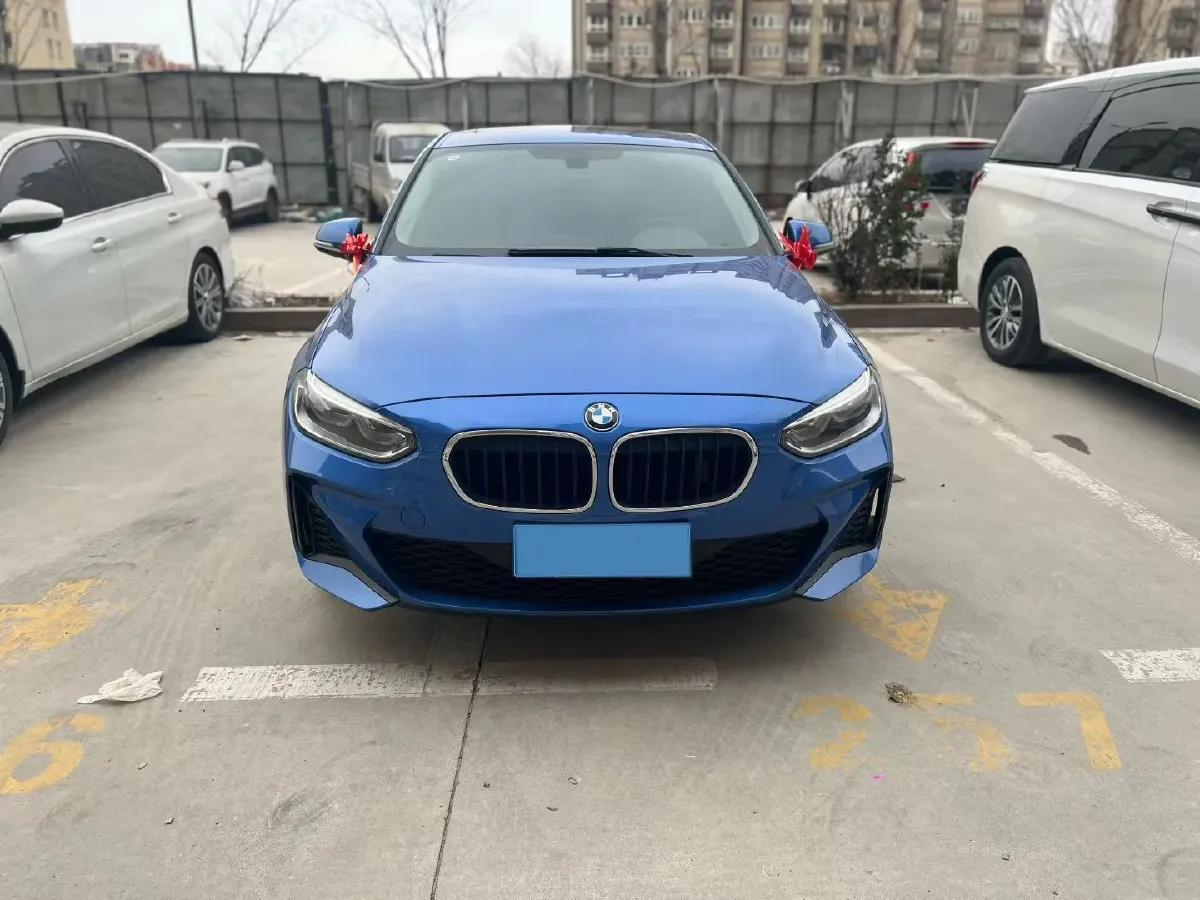 2021 BMW 1 Series 1.5T 140HP L3 7DCT,autocango,china used car exporter,china ev exporter,chinese used car exporter,chinese used ev exporter