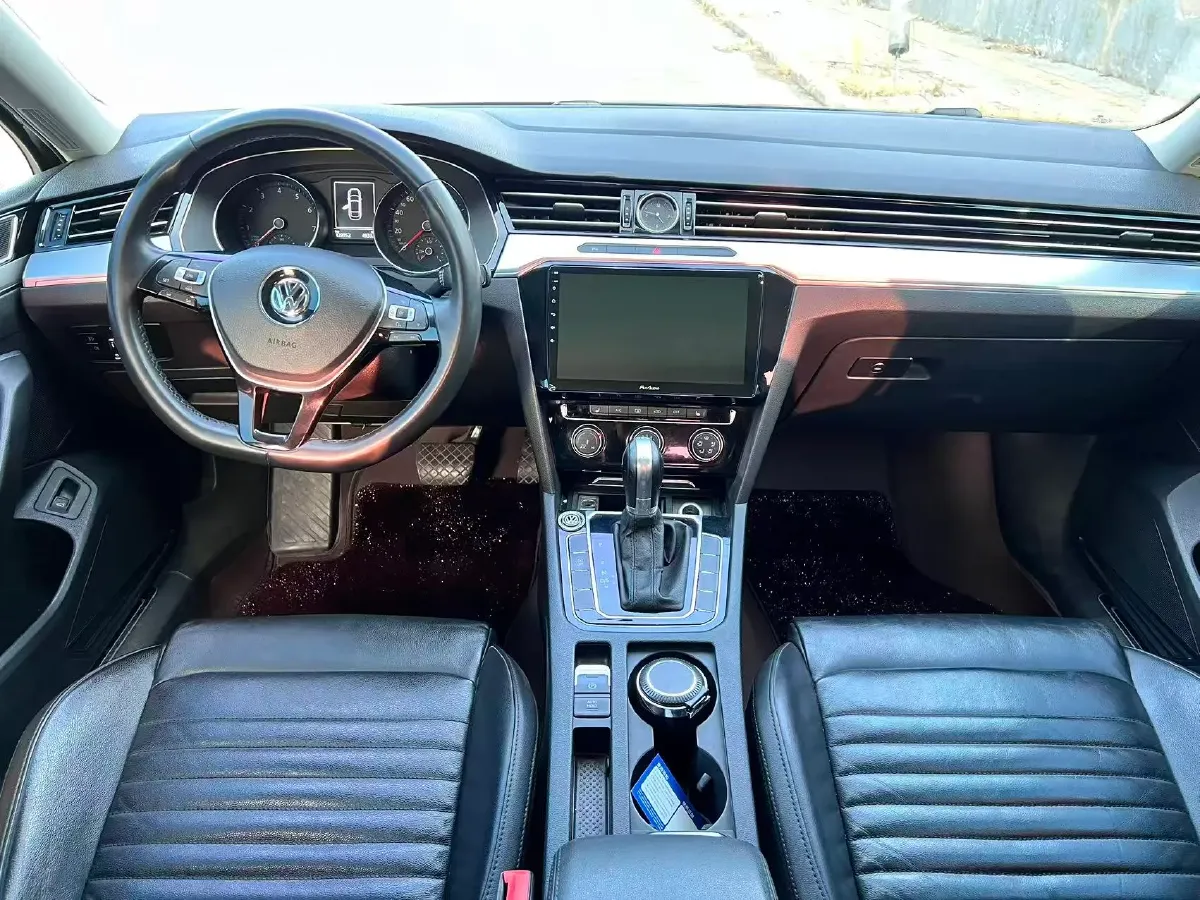 2018 Volkswagen Magotan 1.8T 180HP L4 7DCT,autocango,china used car exporter,china ev exporter,chinese used car exporter,chinese used ev exporter