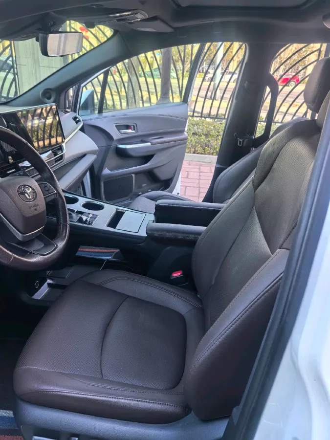 2023 Toyota Granvia 2.5L 189HP L4 E-CVT Hybrid,autocango,china used car exporter,china ev exporter,chinese used car exporter,chinese used ev exporter