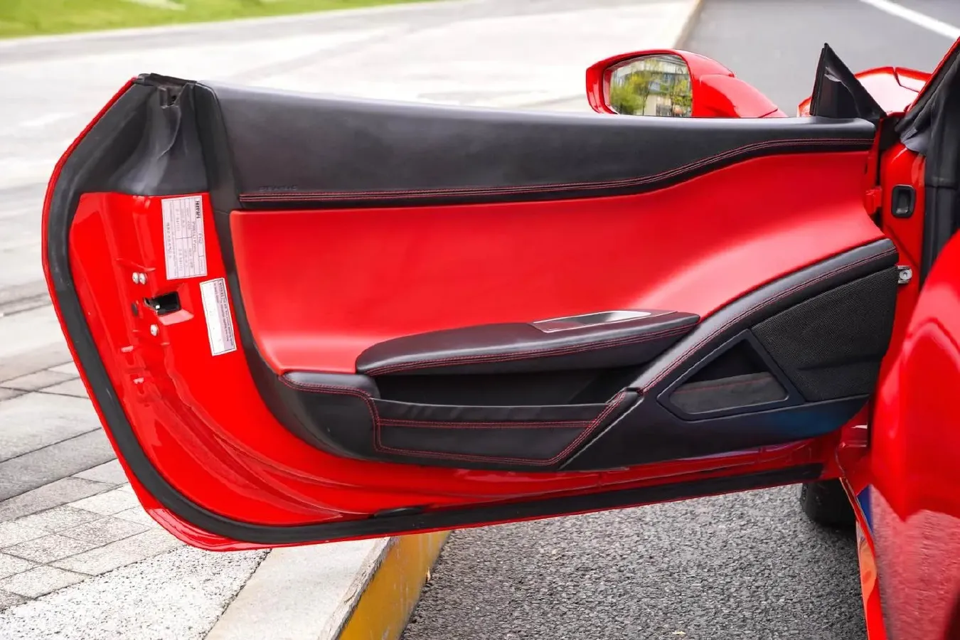 2011 Ferrari 458 4.5L 570HP V8 7DCT,autocango,china used car exporter,china ev exporter,chinese used car exporter,chinese used ev exporter