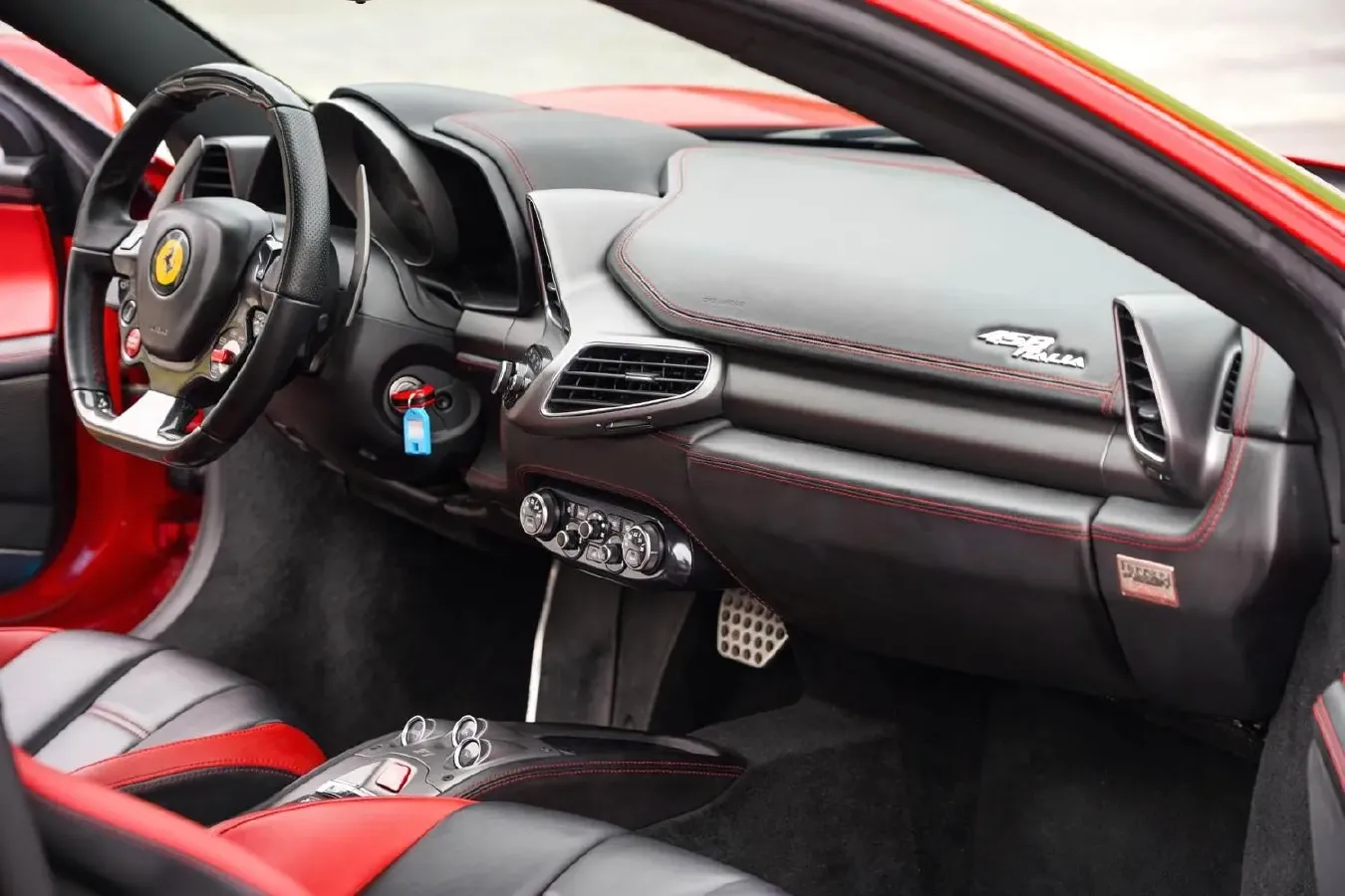 2011 Ferrari 458 4.5L 570HP V8 7DCT,autocango,china used car exporter,china ev exporter,chinese used car exporter,chinese used ev exporter