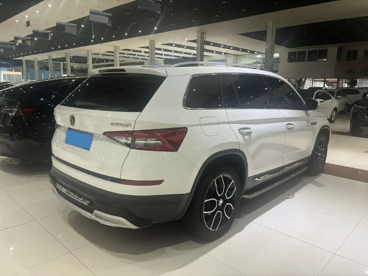 2018 Skoda Kodiak 2.0T 186HP L4 7DCT,autocango,china used car exporter,china ev exporter,chinese used car exporter,chinese used ev exporter