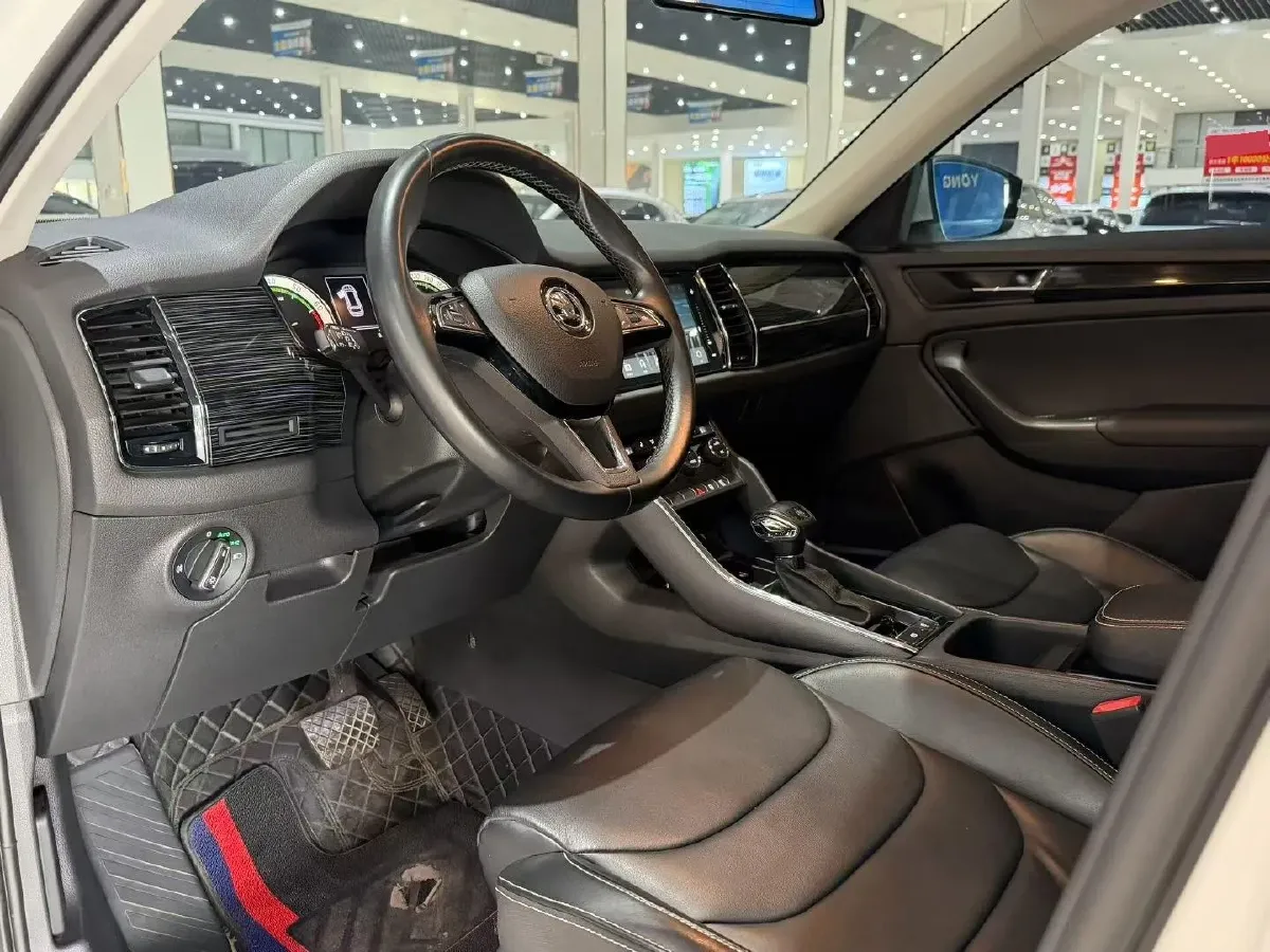 2018 Skoda Kodiak 2.0T 186HP L4 7DCT,autocango,china used car exporter,china ev exporter,chinese used car exporter,chinese used ev exporter