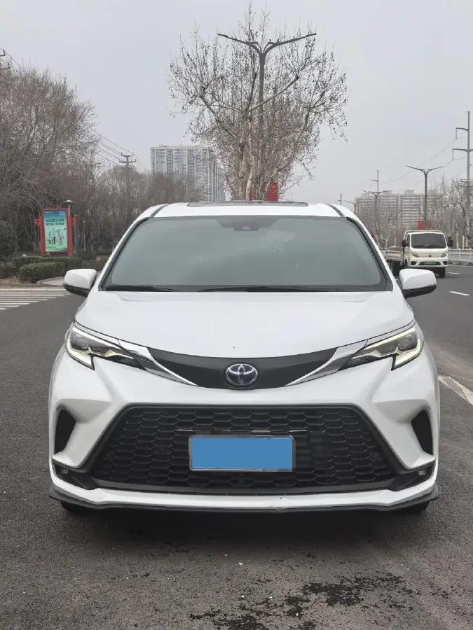 2024 Toyota Granvia 2.5L 189HP L4 E-CVT Hybrid,autocango,china used car exporter,china ev exporter,chinese used car exporter,chinese used ev exporter