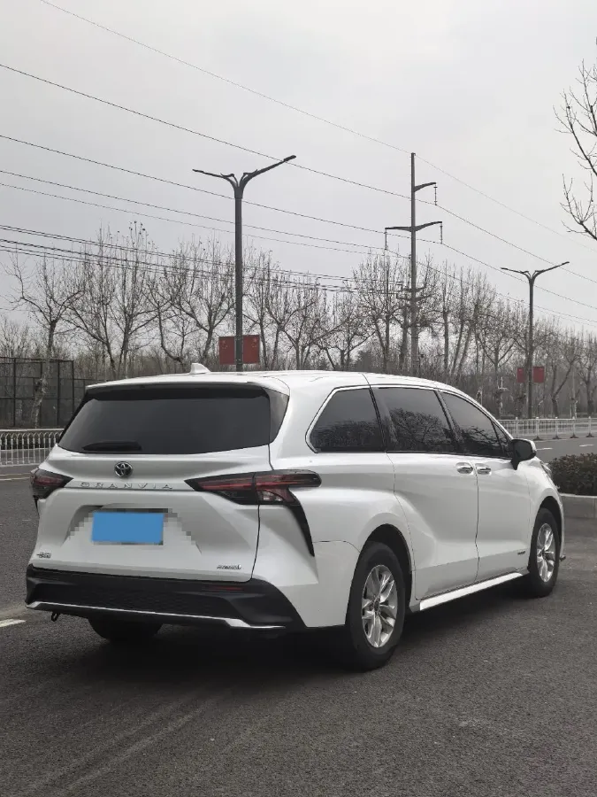 2024 Toyota Granvia 2.5L 189HP L4 E-CVT Hybrid,autocango,china used car exporter,china ev exporter,chinese used car exporter,chinese used ev exporter