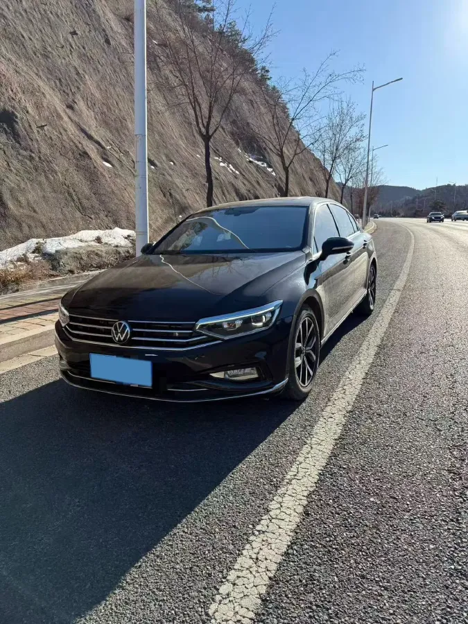 2020 Volkswagen Magotan 2.0T 186HP L4 7DCT,autocango,china used car exporter,china ev exporter,chinese used car exporter,chinese used ev exporter