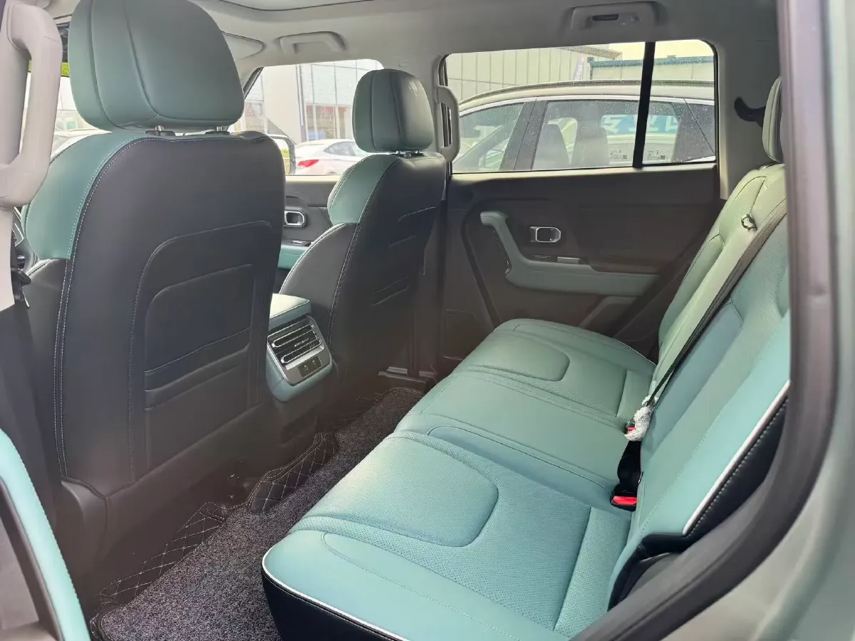 2025 Jetour Traveller 2.0T 254HP L4 7DCT,autocango,china used car exporter,china ev exporter,chinese used car exporter,chinese used ev exporter