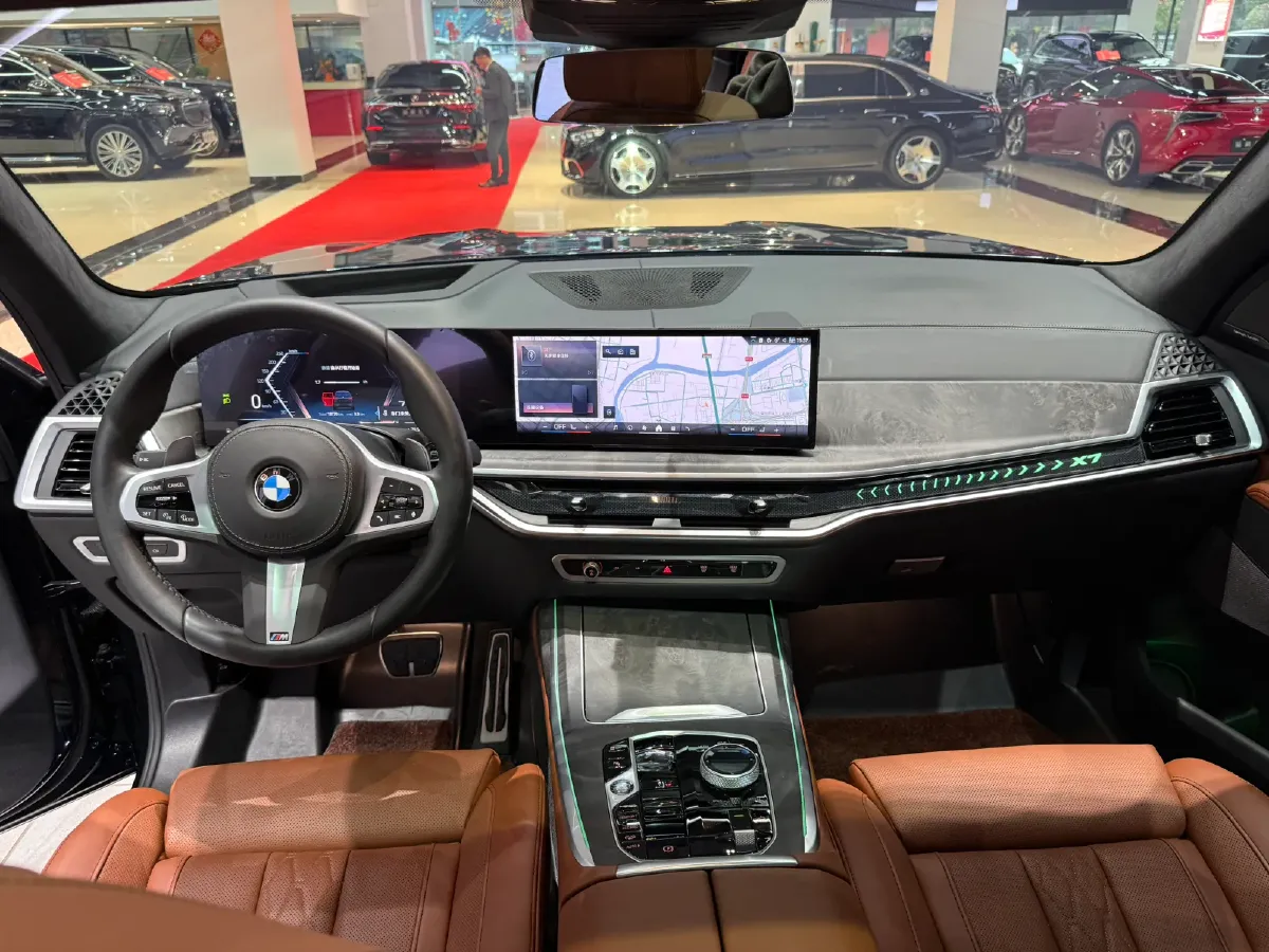 2023 BMW X7 3.0T 381HP L6 8AT,autocango,china used car exporter,china ev exporter,chinese used car exporter,chinese used ev exporter