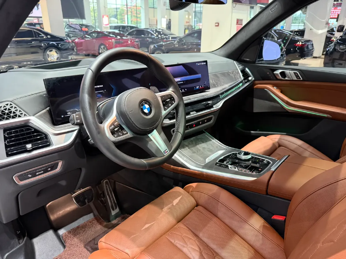 2023 BMW X7 3.0T 381HP L6 8AT,autocango,china used car exporter,china ev exporter,chinese used car exporter,chinese used ev exporter