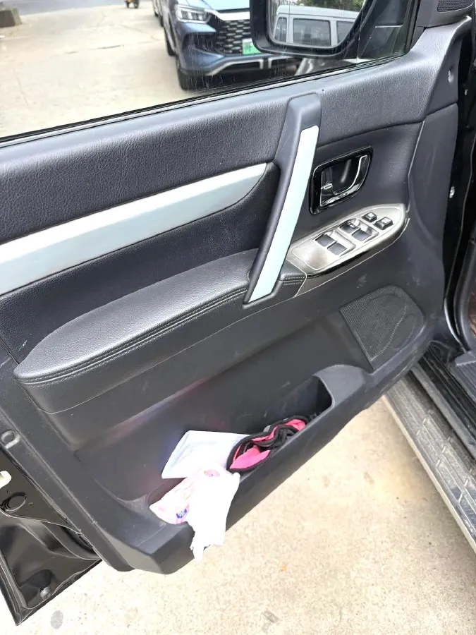 2018 Mitsubishi Pajero 3.0L 174HP V6 5AT,autocango,china used car exporter,china ev exporter,chinese used car exporter,chinese used ev exporter