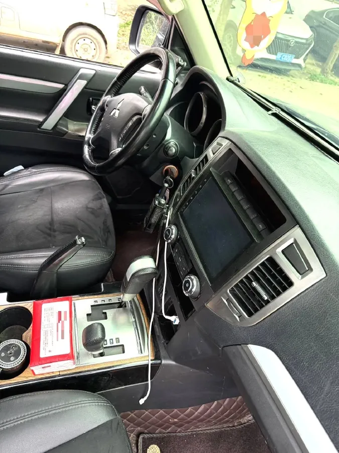 2018 Mitsubishi Pajero 3.0L 174HP V6 5AT,autocango,china used car exporter,china ev exporter,chinese used car exporter,chinese used ev exporter