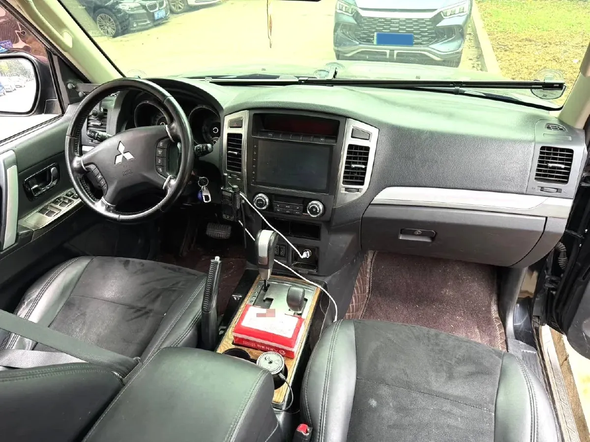 2018 Mitsubishi Pajero 3.0L 174HP V6 5AT,autocango,china used car exporter,china ev exporter,chinese used car exporter,chinese used ev exporter