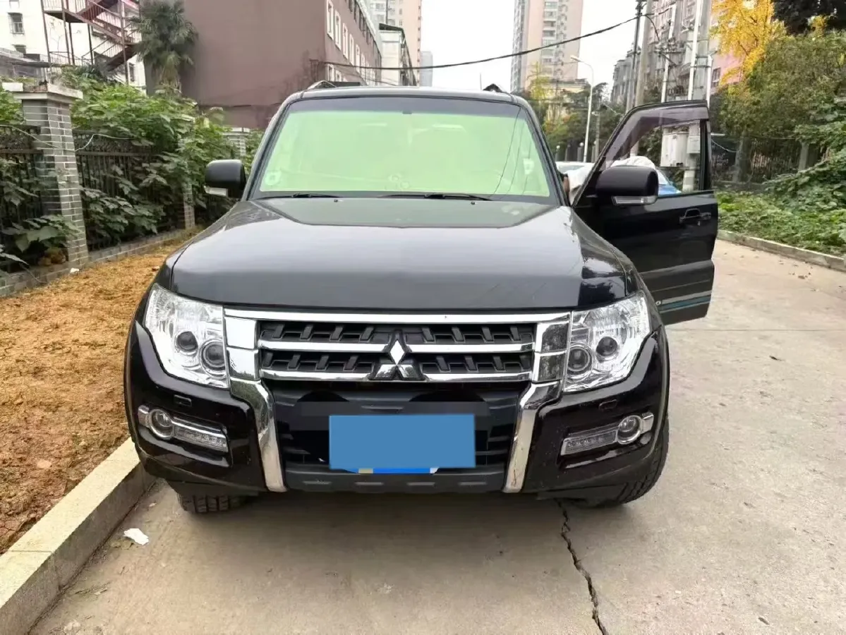 2018 Mitsubishi Pajero 3.0L 174HP V6 5AT,autocango,china used car exporter,china ev exporter,chinese used car exporter,chinese used ev exporter
