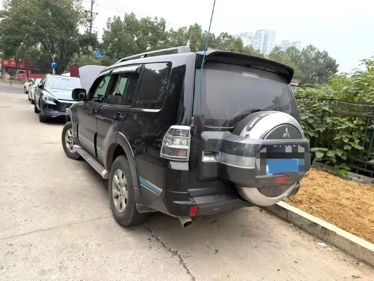 2018 Mitsubishi Pajero 3.0L 174HP V6 5AT,autocango,china used car exporter,china ev exporter,chinese used car exporter,chinese used ev exporter