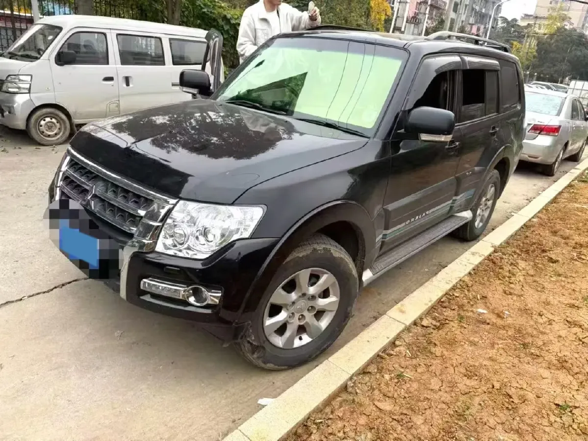 2018 Mitsubishi Pajero 3.0L 174HP V6 5AT,autocango,china used car exporter,china ev exporter,chinese used car exporter,chinese used ev exporter