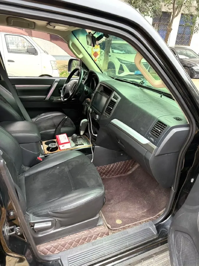 2018 Mitsubishi Pajero 3.0L 174HP V6 5AT,autocango,china used car exporter,china ev exporter,chinese used car exporter,chinese used ev exporter