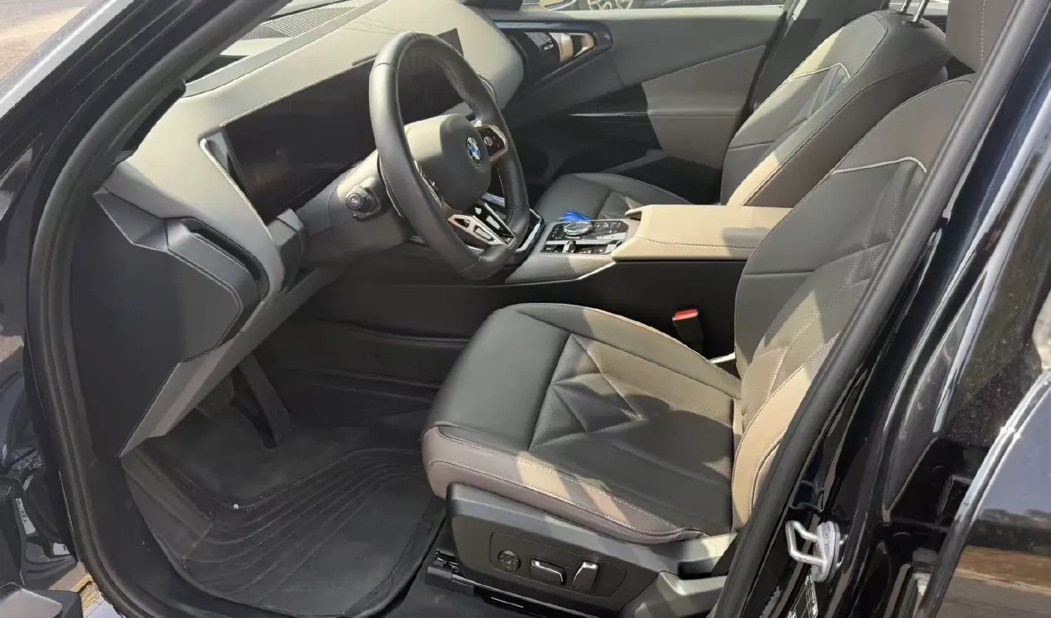 2025 BMW X3 2.0T 258HP L4 8AT,autocango,china used car exporter,china ev exporter,chinese used car exporter,chinese used ev exporter