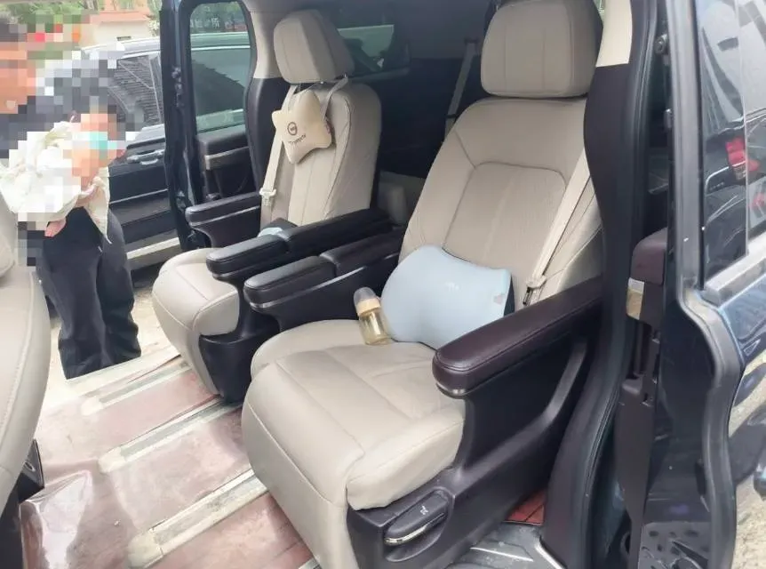 2021 GAC Trumpchi M8 2.0T 252HP L4 8AT,autocango,china used car exporter,china ev exporter,chinese used car exporter,chinese used ev exporter