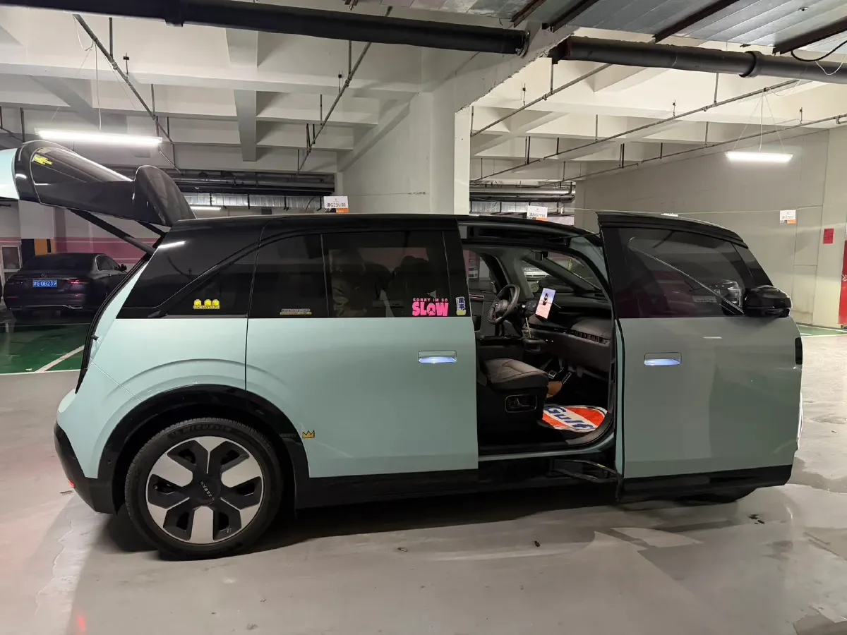 2025 Zeekr MIX BEV 102KWH,autocango,china used car exporter,china ev exporter,chinese used car exporter,chinese used ev exporter