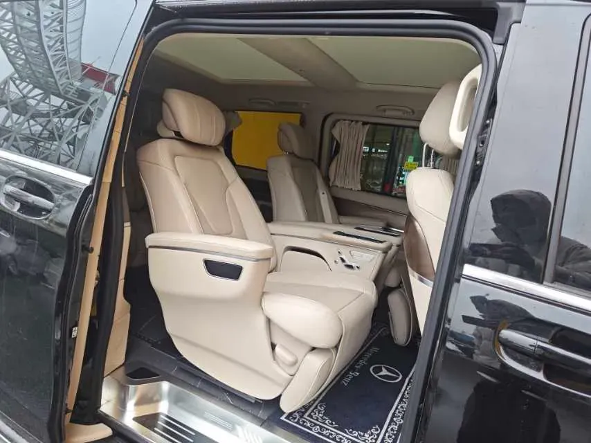 2022 Mercedes-Benz V Class 2.0T 211HP L4 9AT,autocango,china used car exporter,china ev exporter,chinese used car exporter,chinese used ev exporter