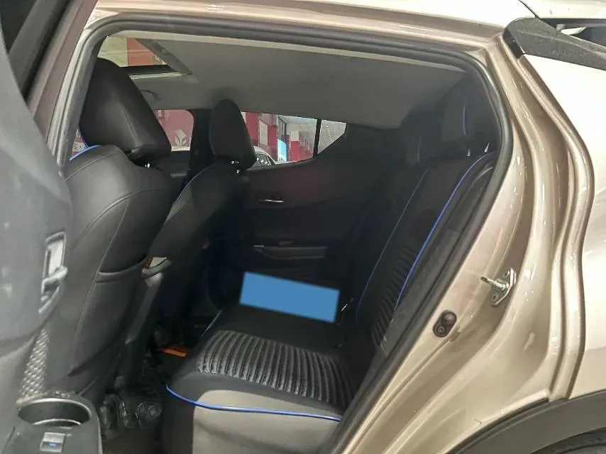 2022 Toyota C-HR 2.0L 171HP L4 CVT,autocango,china used car exporter,china ev exporter,chinese used car exporter,chinese used ev exporter