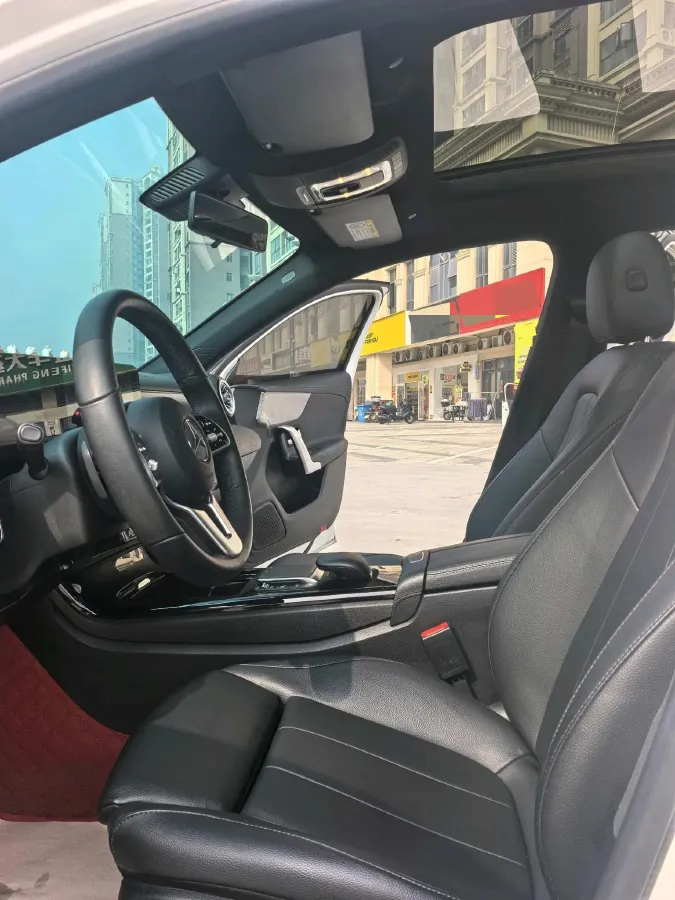 2020 Mercedes-Benz A Class 1.3T 136HP L4 7DCT,autocango,china used car exporter,china ev exporter,chinese used car exporter,chinese used ev exporter