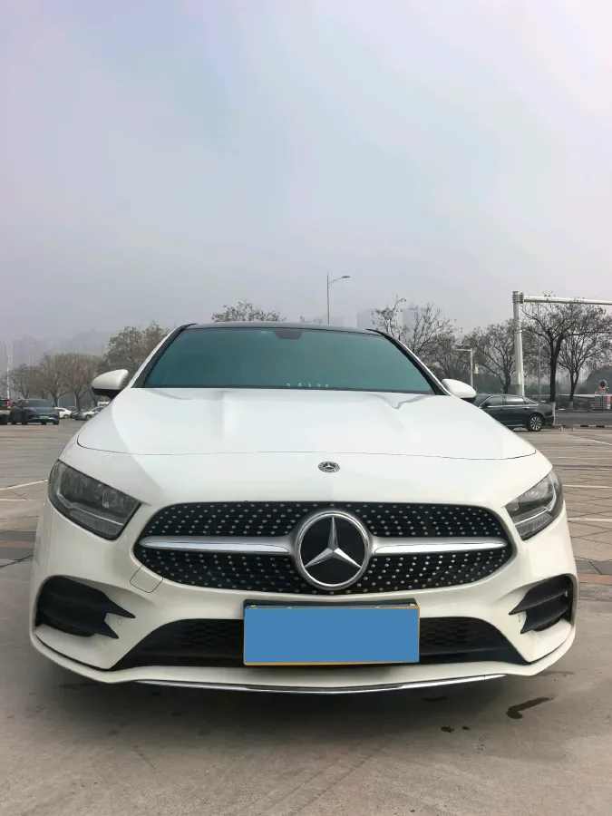 2020 Mercedes-Benz A Class 1.3T 136HP L4 7DCT,autocango,china used car exporter,china ev exporter,chinese used car exporter,chinese used ev exporter
