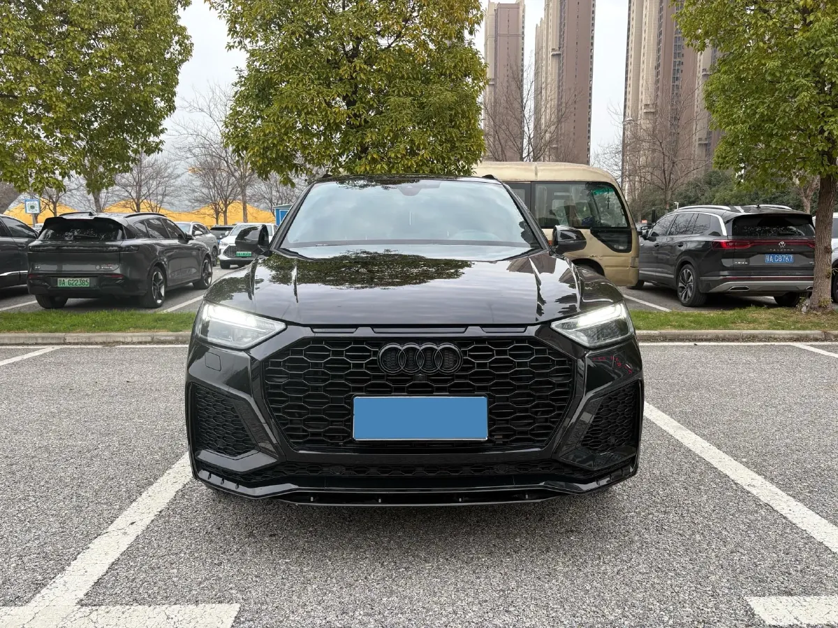 2022 Audi Q5L 2.0T 190HP L4 7DCT,autocango,china used car exporter,china ev exporter,chinese used car exporter,chinese used ev exporter