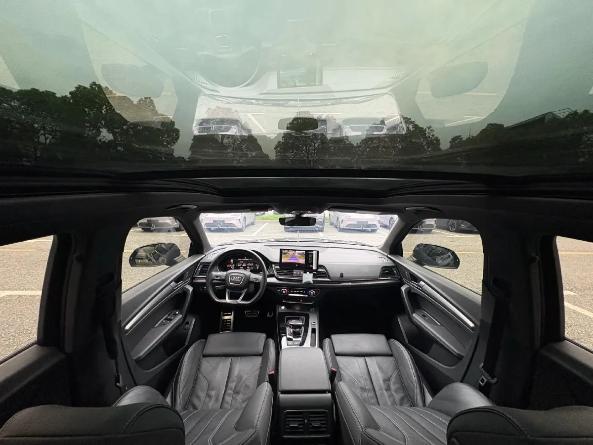 2022 Audi Q5L 2.0T 190HP L4 7DCT,autocango,china used car exporter,china ev exporter,chinese used car exporter,chinese used ev exporter