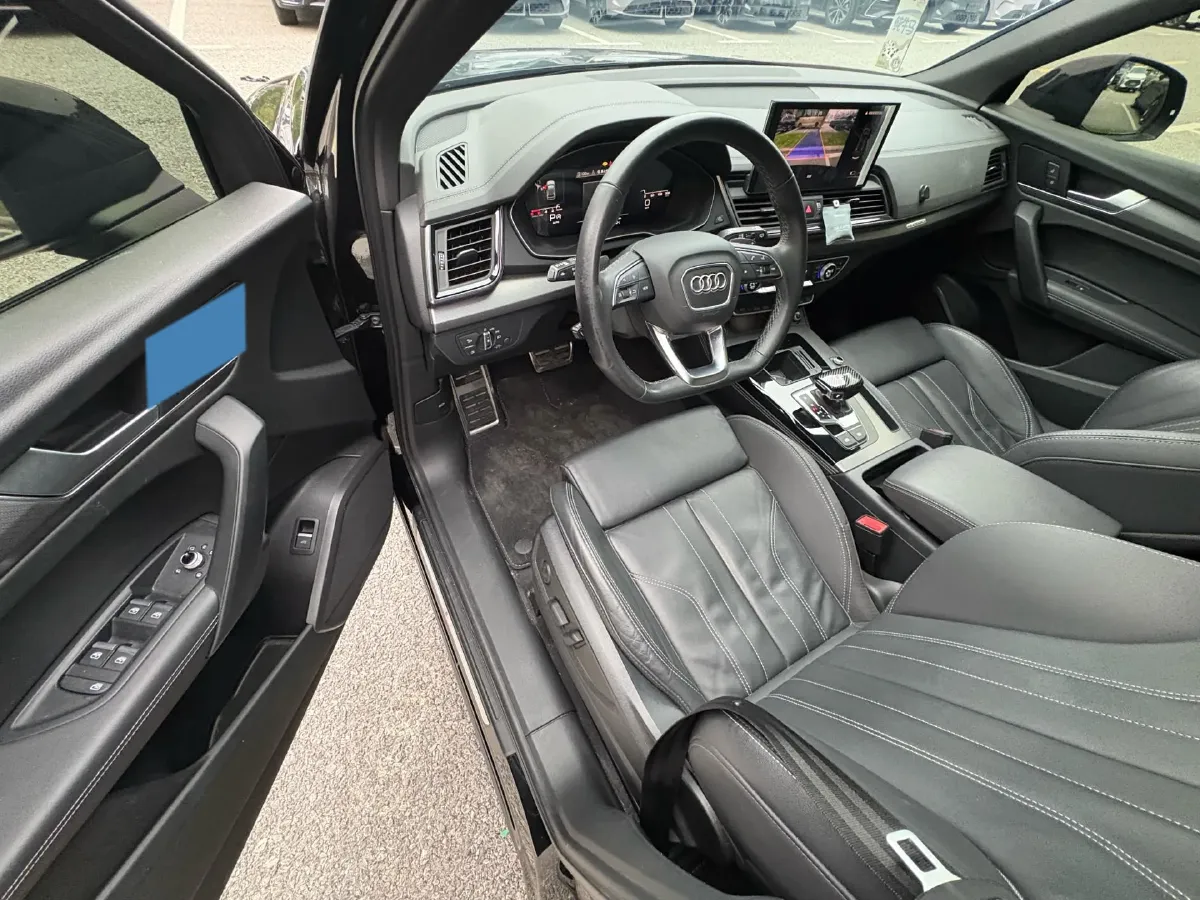 2022 Audi Q5L 2.0T 190HP L4 7DCT,autocango,china used car exporter,china ev exporter,chinese used car exporter,chinese used ev exporter