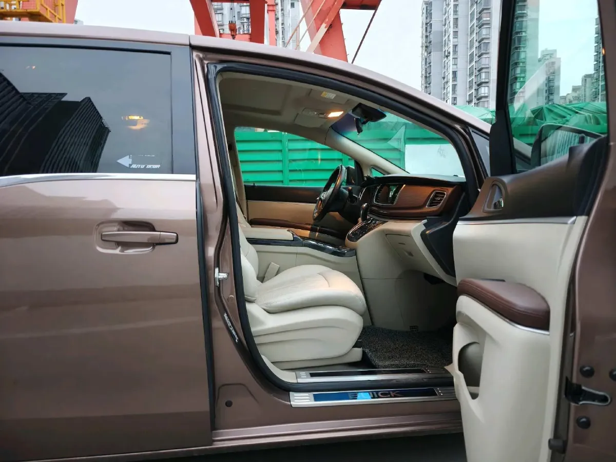 2018 Buick GL8 2.0T 260HP L4 6AT,autocango,china used car exporter,china ev exporter,chinese used car exporter,chinese used ev exporter