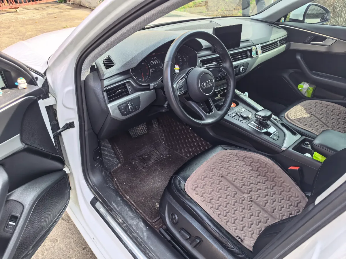 2019 Audi A4L 2.0T 190HP L4 7DCT,autocango,china used car exporter,china ev exporter,chinese used car exporter,chinese used ev exporter