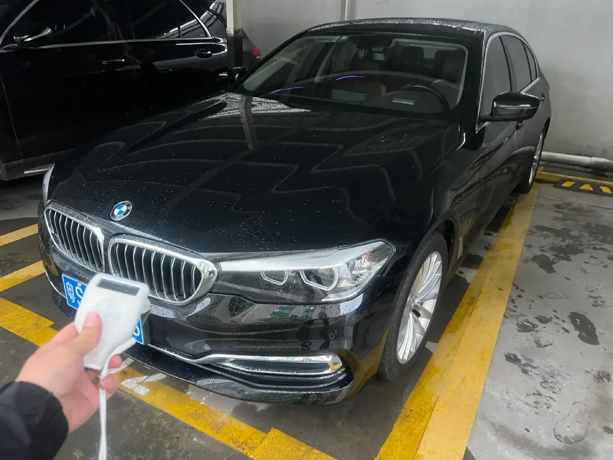 2020 BMW 5 Series 2.0T 184HP L4 8AT,autocango,china used car exporter,china ev exporter,chinese used car exporter,chinese used ev exporter