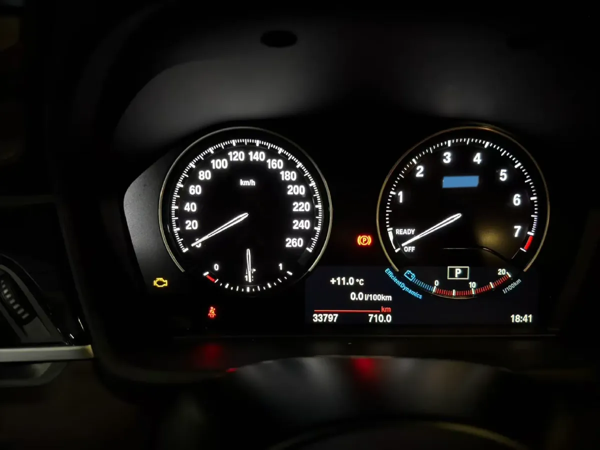 2022 BMW X1 1.5T 140HP L3 7DCT,autocango,china used car exporter,china ev exporter,chinese used car exporter,chinese used ev exporter