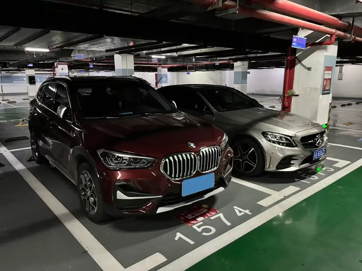 2022 BMW X1 1.5T 140HP L3 7DCT,autocango,china used car exporter,china ev exporter,chinese used car exporter,chinese used ev exporter