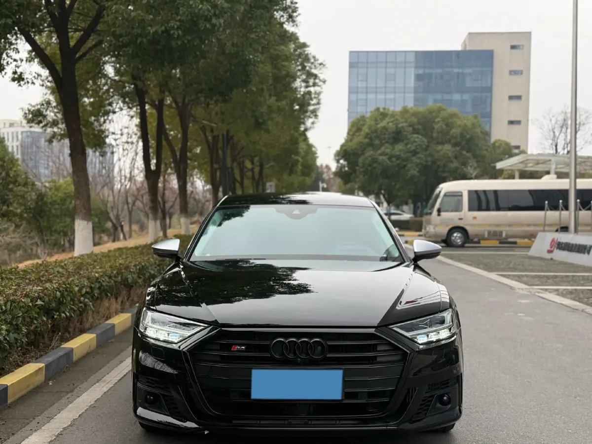 2021 Audi S8 4.0T 571HP V8 8AT,autocango,china used car exporter,china ev exporter,chinese used car exporter,chinese used ev exporter