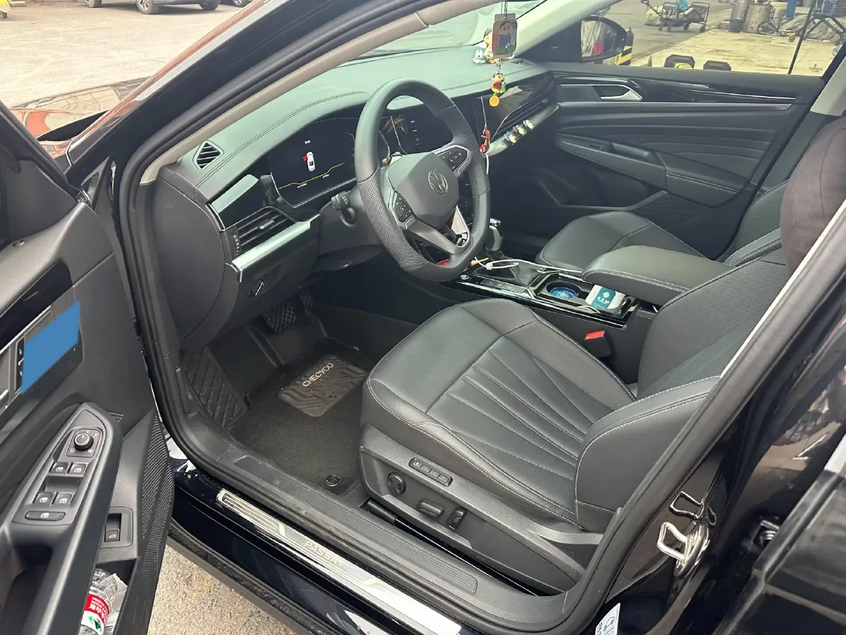 2025 Volkswagen Passat 2.0T 220HP L4 7DCT,autocango,china used car exporter,china ev exporter,chinese used car exporter,chinese used ev exporter