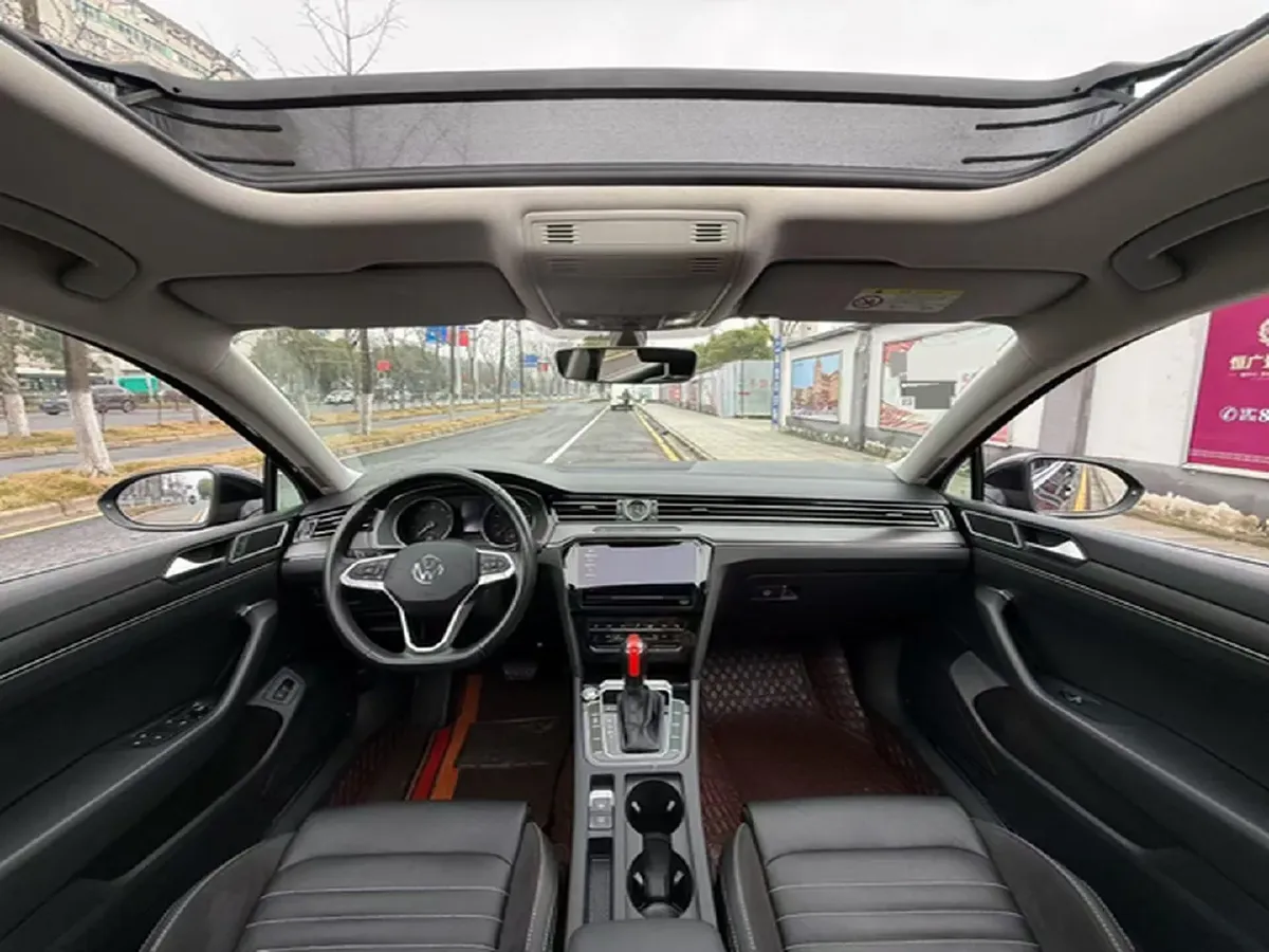 2020 Volkswagen Magotan 2.0T 186HP L4 7DCT,autocango,china used car exporter,china ev exporter,chinese used car exporter,chinese used ev exporter