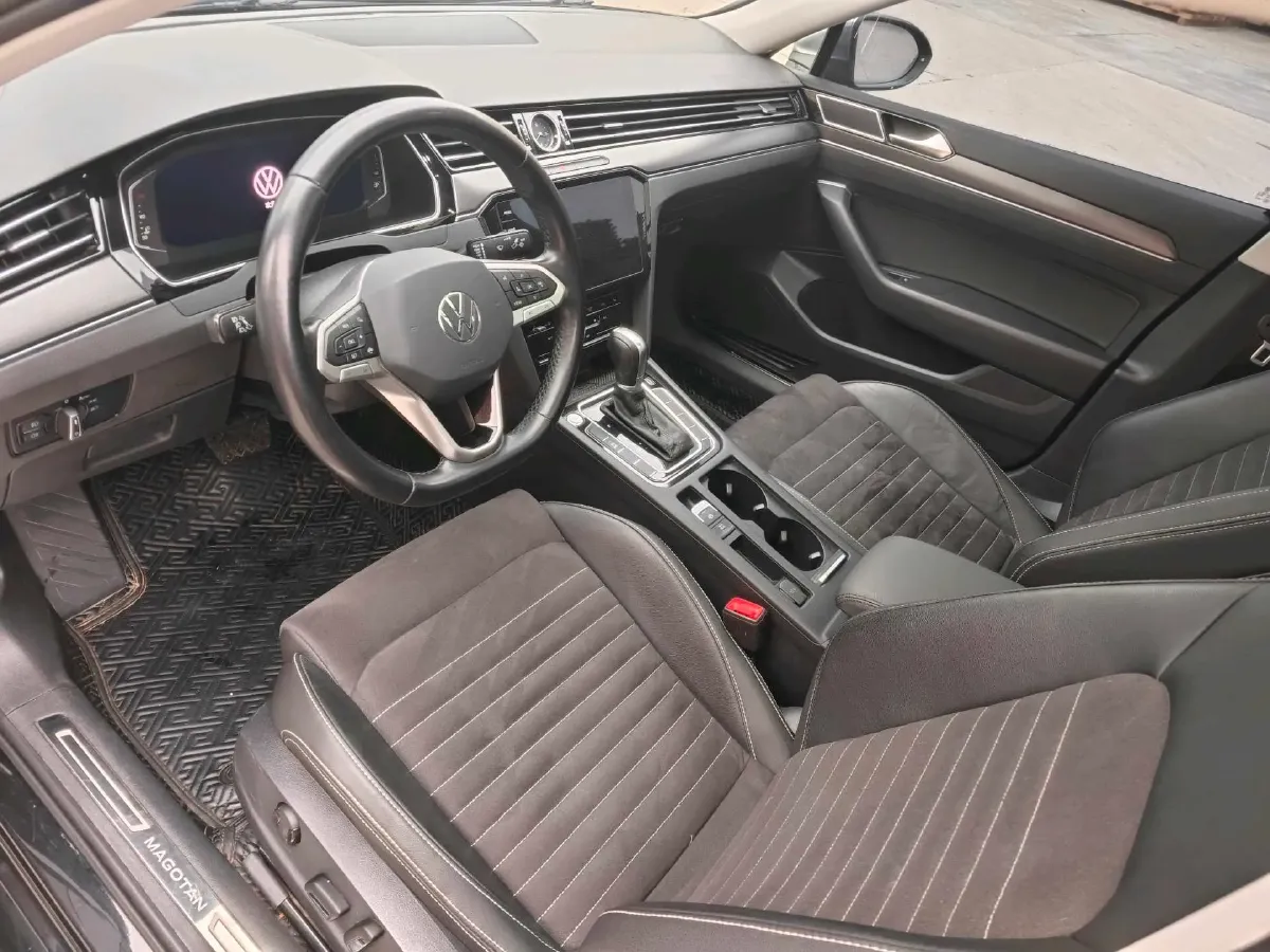 2020 Volkswagen Magotan 2.0T 220HP L4 7DCT,autocango,china used car exporter,china ev exporter,chinese used car exporter,chinese used ev exporter