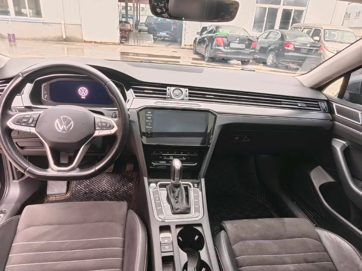 2020 Volkswagen Magotan 2.0T 220HP L4 7DCT,autocango,china used car exporter,china ev exporter,chinese used car exporter,chinese used ev exporter