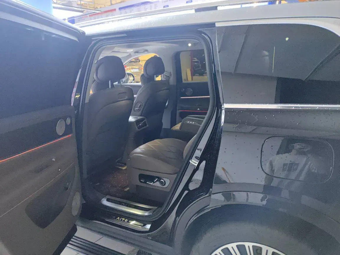 2025 AITO AITO M9 REEV 160HP REEV 52KWH,autocango,china used car exporter,china ev exporter,chinese used car exporter,chinese used ev exporter