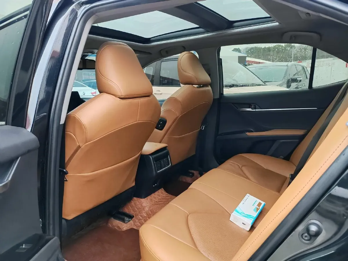 2021 Toyota Camry 2.5L 209HP L4 8AT,autocango,china used car exporter,china ev exporter,chinese used car exporter,chinese used ev exporter