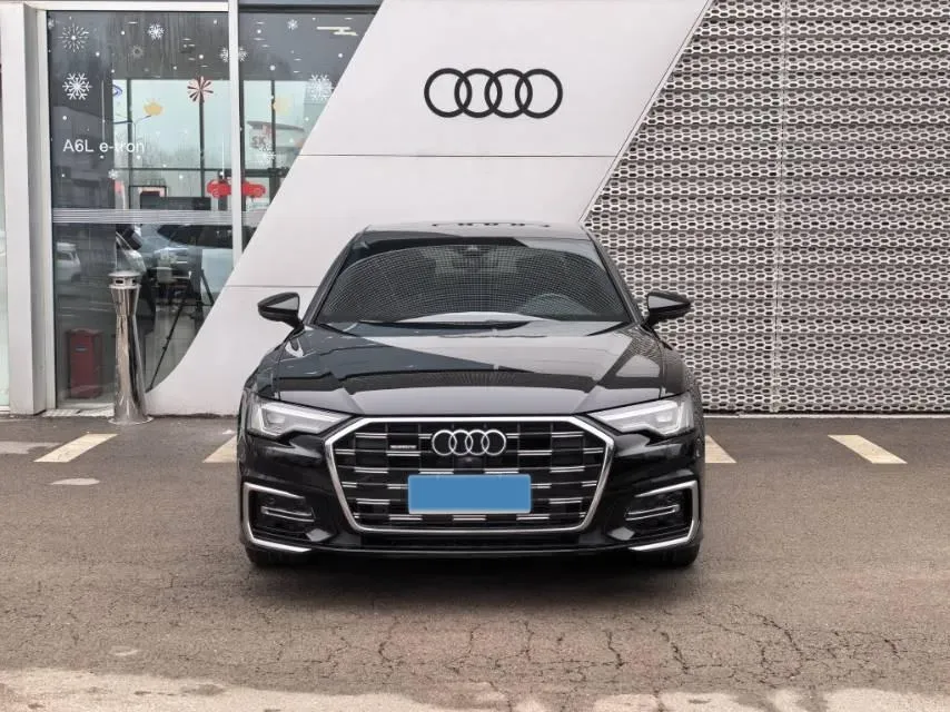 2024 Audi A6L 2.0T 245HP L4 7DCT,autocango,china used car exporter,china ev exporter,chinese used car exporter,chinese used ev exporter