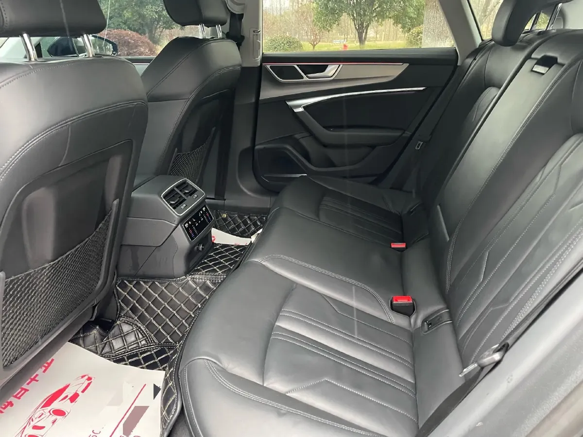 2023 Audi A7 2.0T 265HP L4 7DCT,autocango,china used car exporter,china ev exporter,chinese used car exporter,chinese used ev exporter