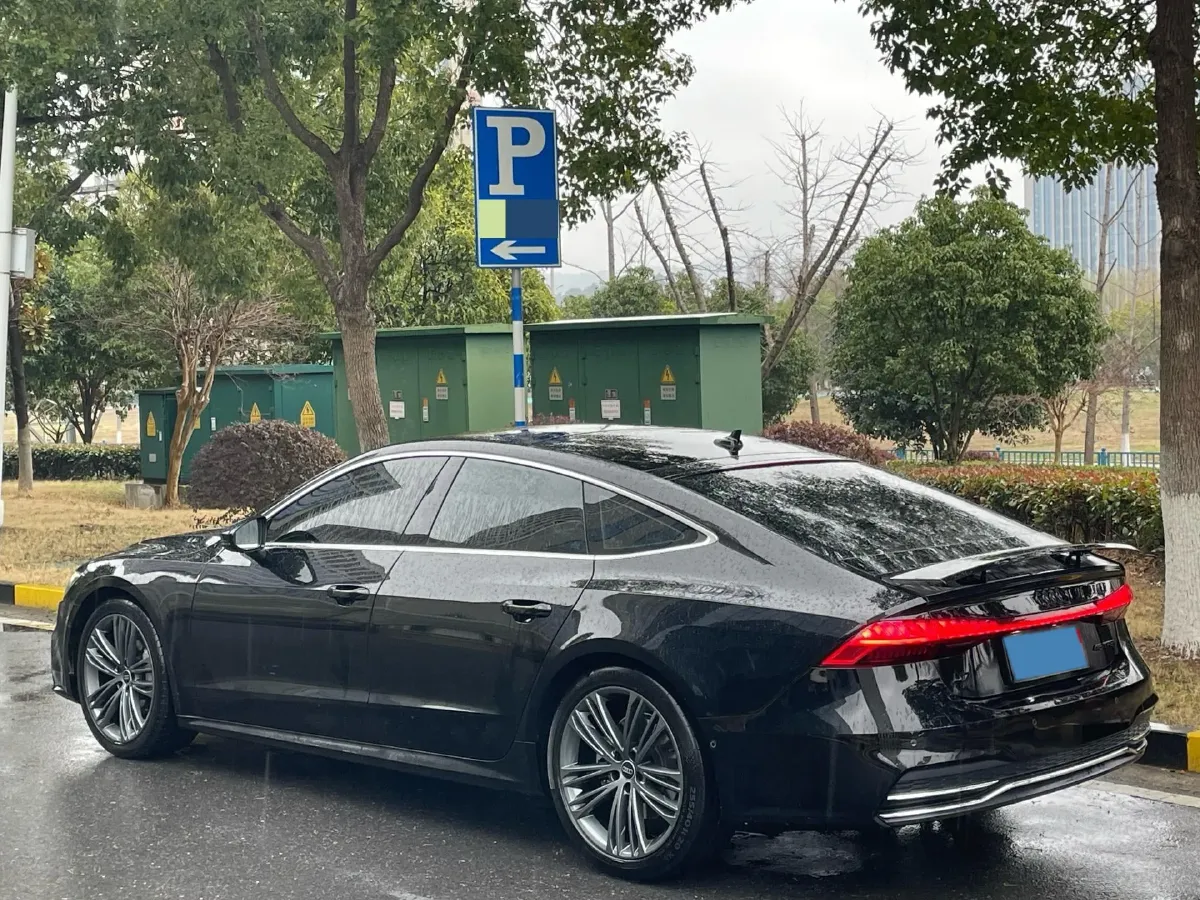 2023 Audi A7 2.0T 265HP L4 7DCT,autocango,china used car exporter,china ev exporter,chinese used car exporter,chinese used ev exporter