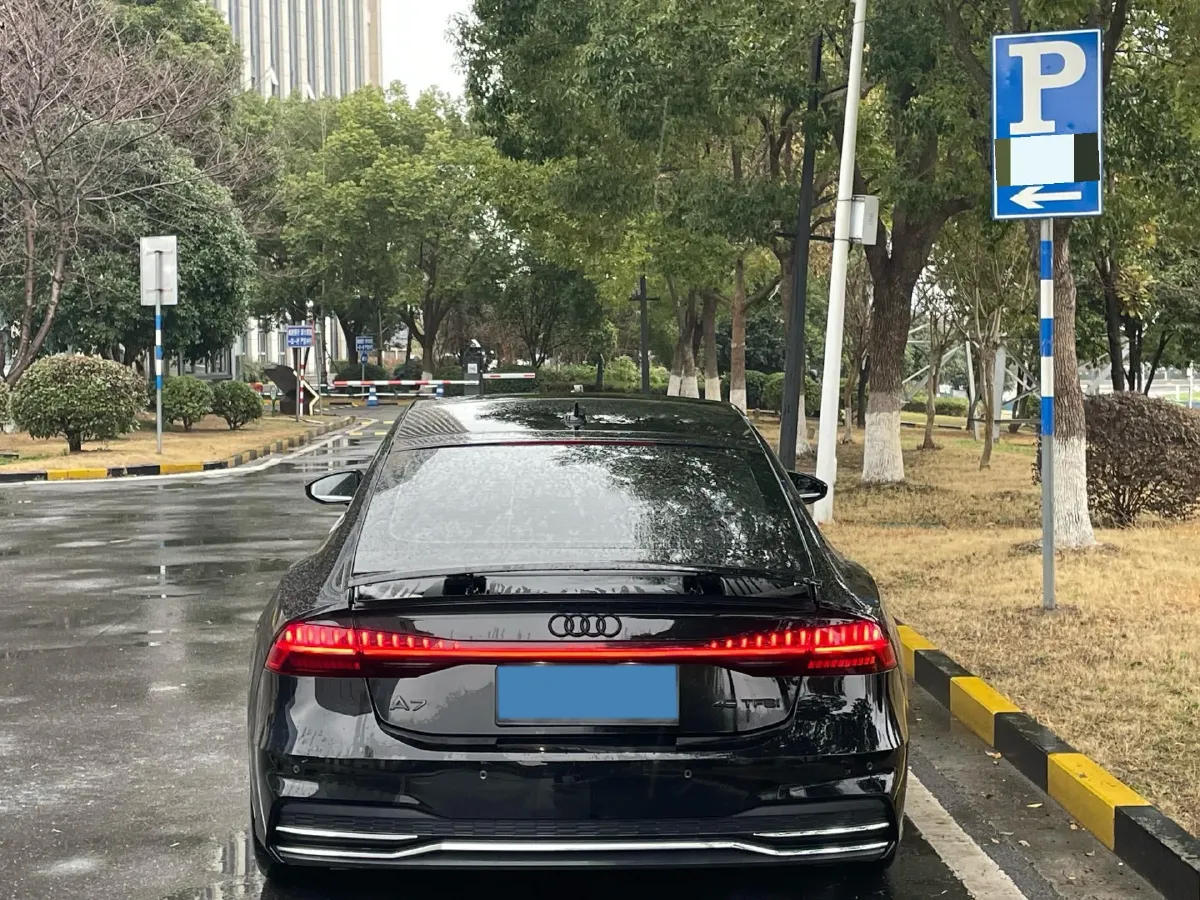 2023 Audi A7 2.0T 265HP L4 7DCT,autocango,china used car exporter,china ev exporter,chinese used car exporter,chinese used ev exporter
