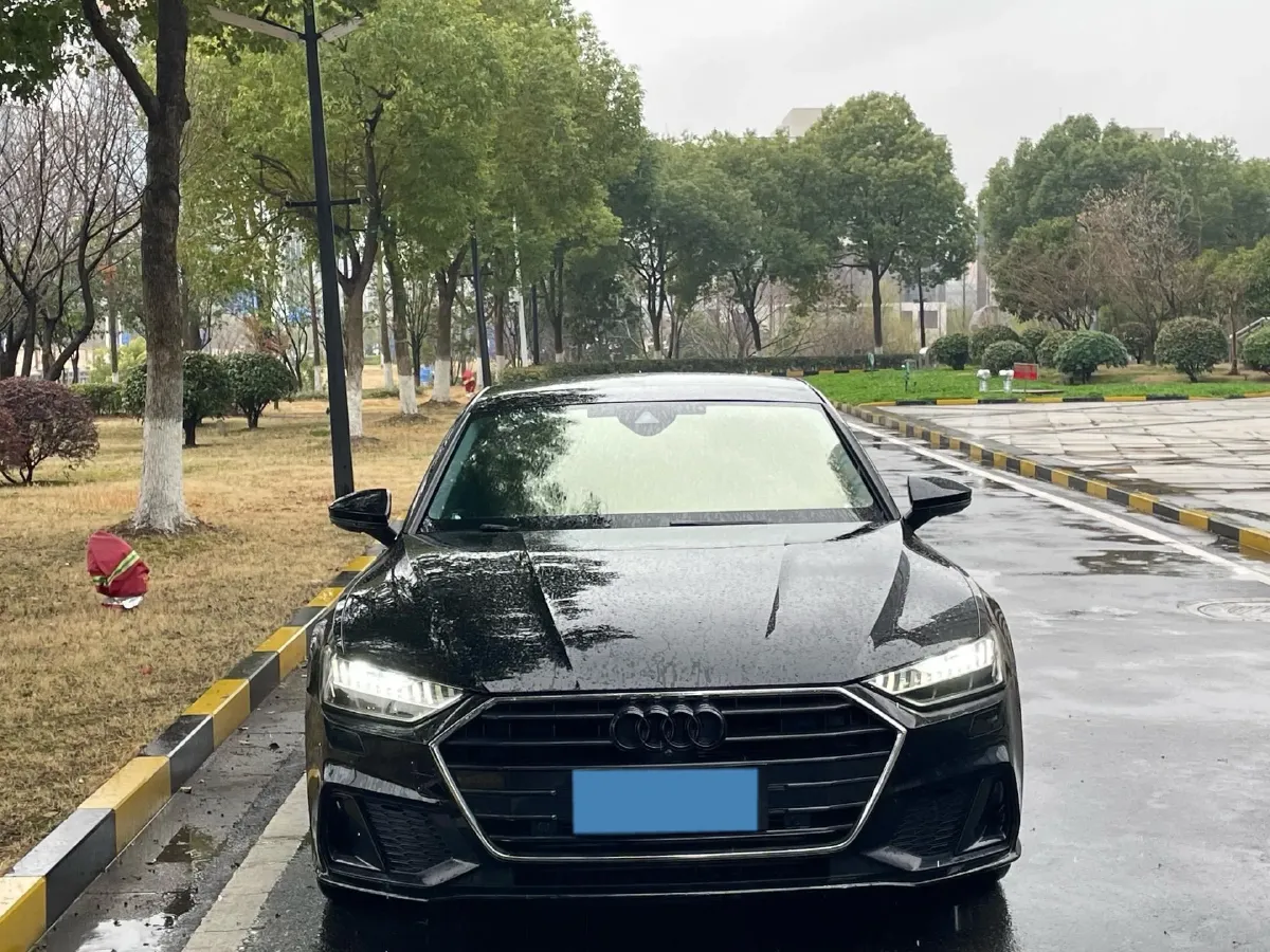 2023 Audi A7 2.0T 265HP L4 7DCT,autocango,china used car exporter,china ev exporter,chinese used car exporter,chinese used ev exporter