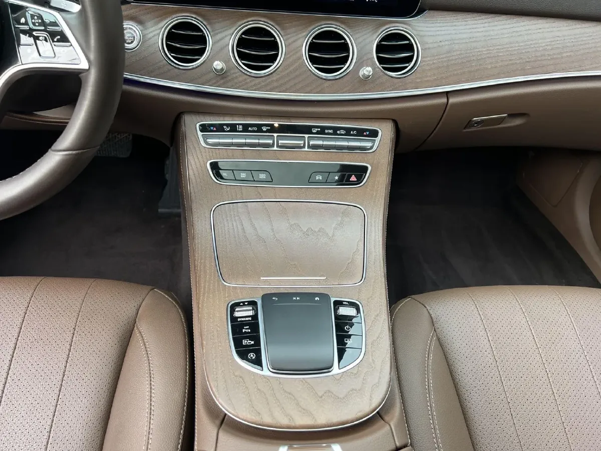 2021 Mercedes-Benz E Class 2.0T 258HP L4 9AT,autocango,china used car exporter,china ev exporter,chinese used car exporter,chinese used ev exporter
